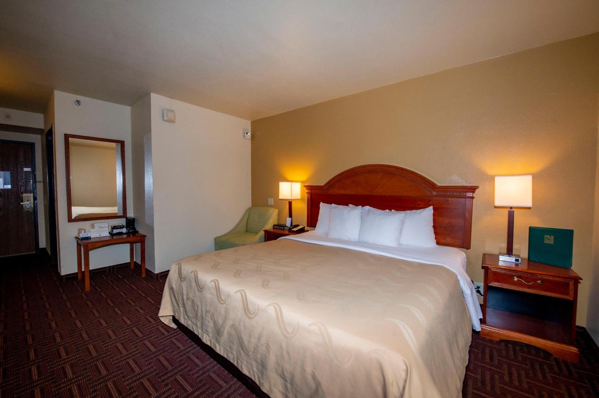 Queen Room First Floor Roll Shower Accessible or Non-Smoking,1589339510:JPEG