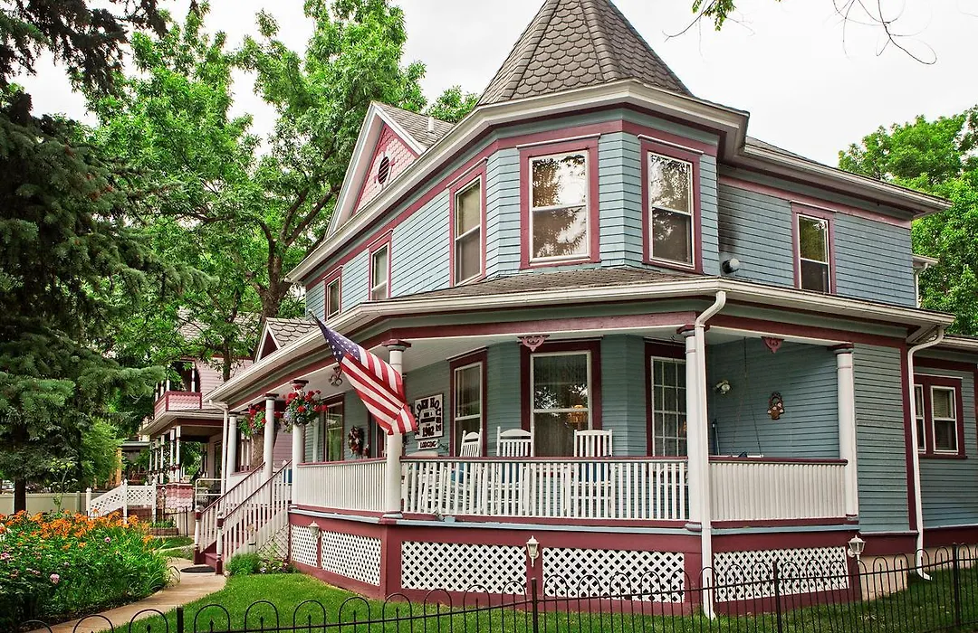 Holden House 1902 Bed & Breakfast Inn-1
