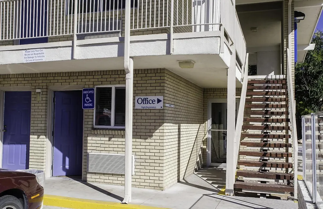 Motel 6 Colorado Springs, Co - South/Metro Area-1