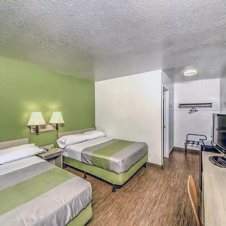 Motel 6 Colorado Springs, Co - South/Metro Area-3