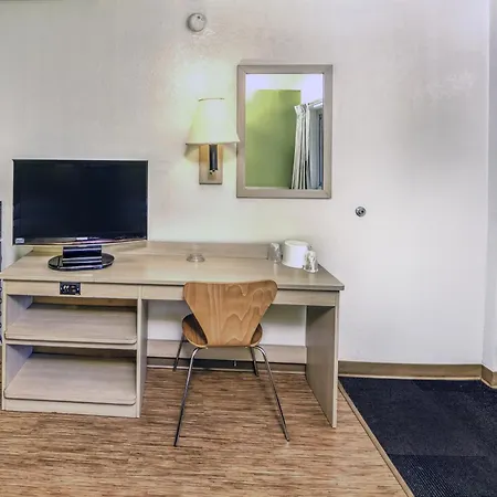 Motel 6 Colorado Springs, Co - South/Metro Area-2