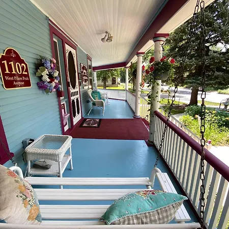 Holden House 1902 Bed & Breakfast Inn-2