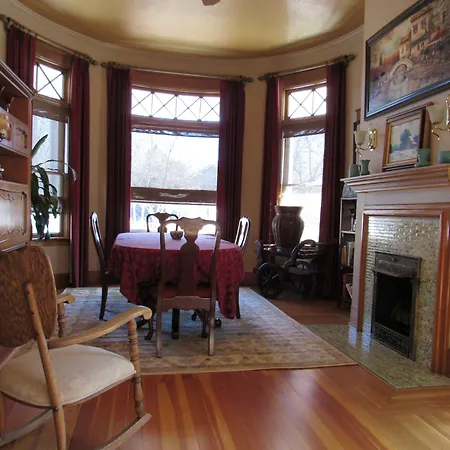 The St. Mary'S Inn, Bed And Breakfast-3