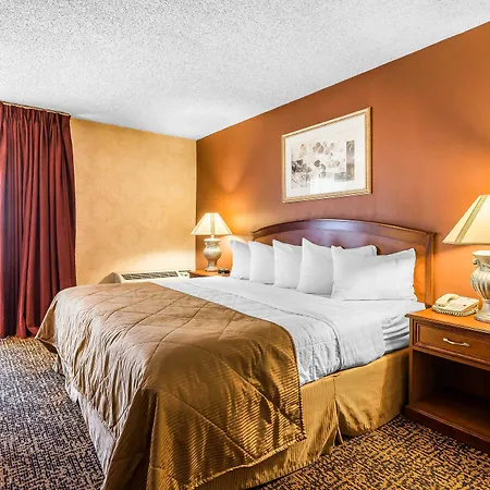 Clarion Hotel & Conference Center Colorado Springs-2